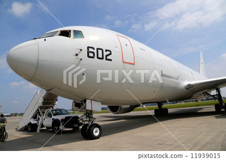 airplane  11939015