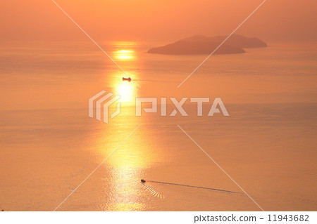Glowing Seto Inland Sea 11943682