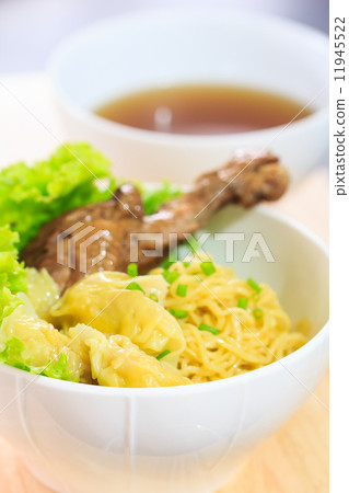 duck noodle soup.-圖庫照片 [11945522] - pixta