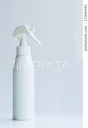 White spray White spray 11946491