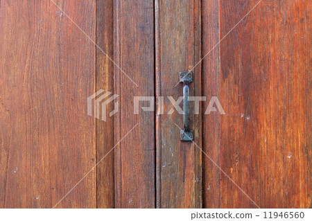 Wood door with handle 11946560