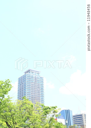 摩天大樓和藍天 摩天大樓和藍天 11948456
