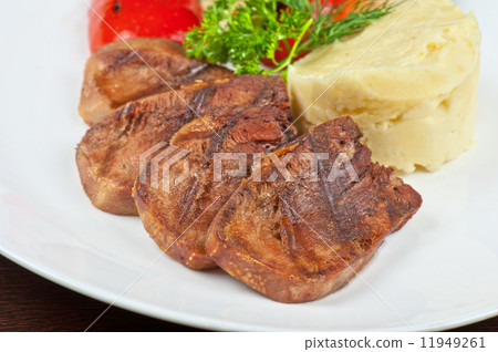 tongue with grilled vegetable 11949261