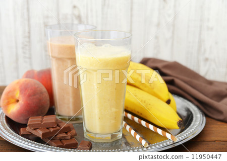 Banana smoothie Banana smoothie 11950447