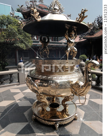 台灣台北市龍山寺 台灣台北市龍山寺 11952333