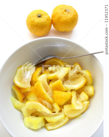 Yuzu pickled in sugar 11952371