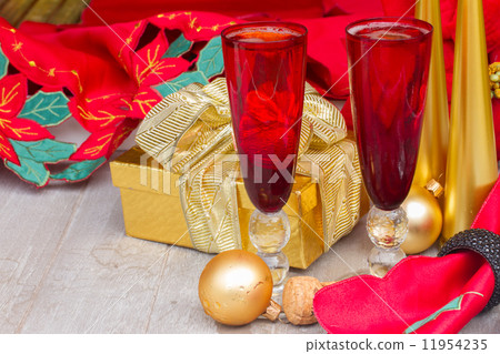 christmas champagne 11954235