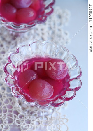 Dessert (Compote of Kyoho) 11958907