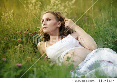 Pregnant woman 11961487
