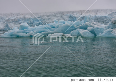 Svalbard Spitzbergen Glacier landscape 11962043