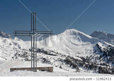 iron cross on high mountain 11962413