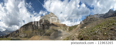 Yoho park glacier view 11963265