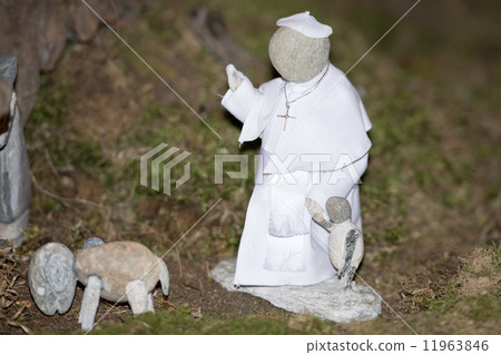 pope francis stone statue 11963846