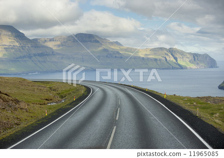 Faer Oer Far landscape a road to nowhere 11965085