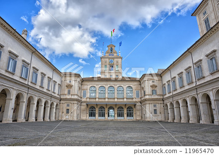 rome quirinale court 11965470