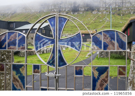 Far Oer grass roof houses 11965856