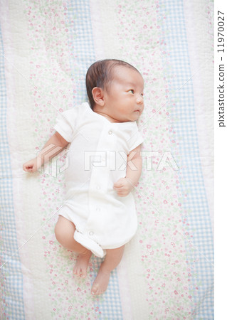 出生後第27天出生後新生嬰兒 出生後第27天出生後新生嬰兒 11970027