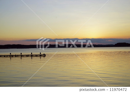 Evening scenery of Lake Kasumigaura Evening scenery of Lake Kasumigaura 11970472