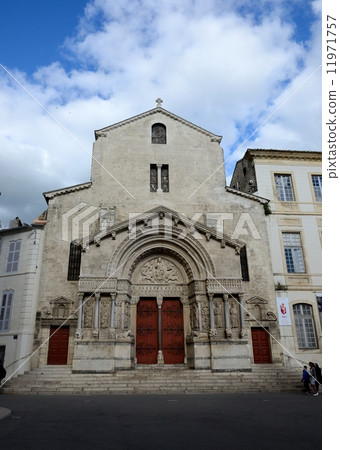 阿爾的聖徒Trophime教堂 11971757