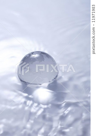 Glass Earth 11971983