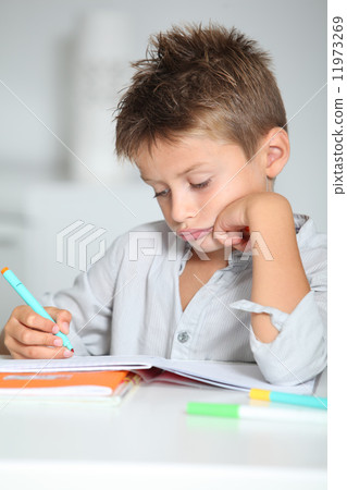 Child homework 11973269