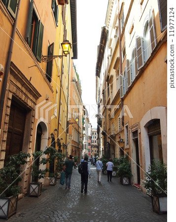 Back of alley of Rome Back of alley of Rome 11977124