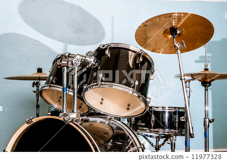 Drum and bass set 11977328