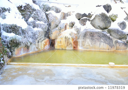 Okuhida Onsenkyo's open-air bath 11978319