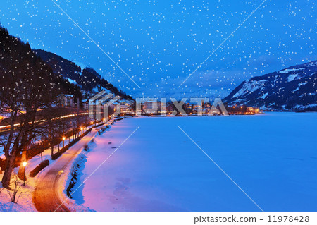 Mountains ski resort Zell am See - Austria Mountains ski resort Zell am See - Austria 11978428