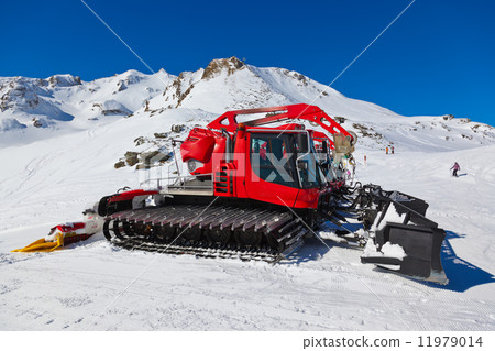 Machines for skiing slope preparations at Bad Hofgastein Austria Machines for skiing slope preparations at Bad Hofgastein Austria 11979014