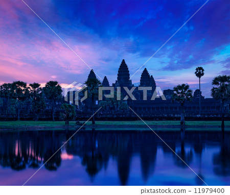 Angkor Wat famous Cambodian landmark on sunrise 11979400