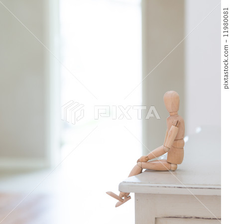 坐著的繪圖娃娃 11980081