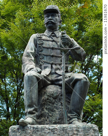 山谷的橋樑雕像 山谷的橋樑雕像 11981670