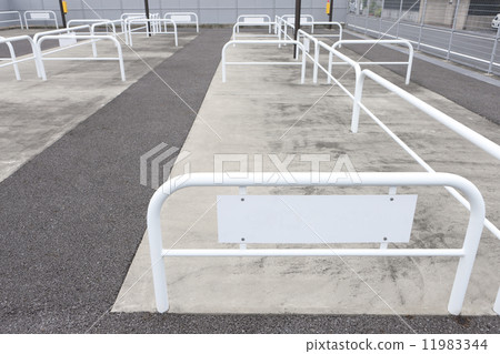 Bicycle parking space 11983344