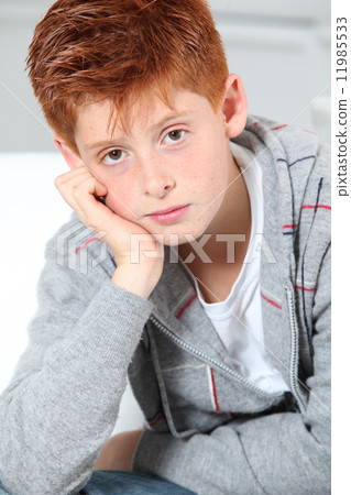 Closeup of red-haired boy 11985533