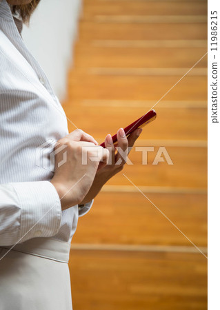 Women who watch mobile Women who watch mobile 11986215