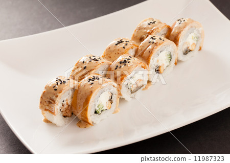 tasty sushi 11987323