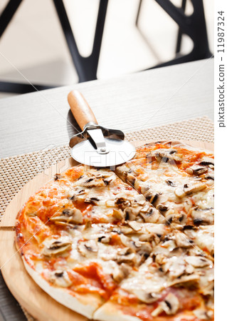 tasty pizza 11987324