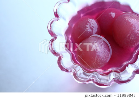 Dessert (Compote of Kyoho) 11989845