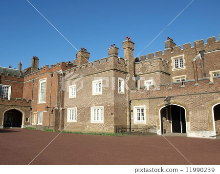 St James Palace 11990239