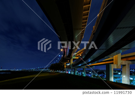 Night view of Jiangbei JCT and high speed Katsushika Kawaguchi Line 11991730