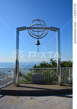 Happiness bell of the Earth cape 11995170