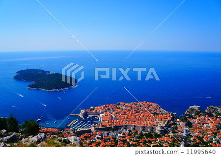 dubrovnik, adriatic sea, a castle wall 11995640