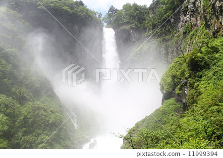華嚴瀑布 11999394