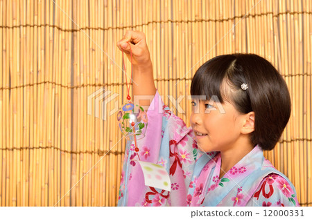 Yukata girl (Yoshida, wind chimes) Yukata girl (Yoshida, wind chimes) 12000331