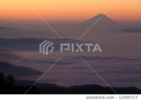 Fuji of the Unkai 12000723