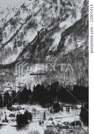 A secluded place in Japan Akiyama Township Winter scene 12001414
