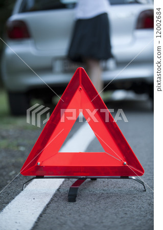 Warning triangle 12002684