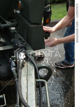 Water supply by water supply car Water supply by water supply car 12002913
