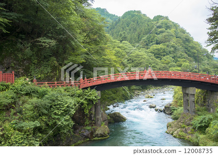 在日光的Shinkyo橋 12008735